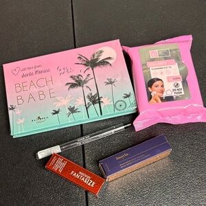 Beach Babe Palette Makeup Set Beauty Bundle Liner Mascara Cleansing Wipes